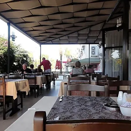 Boulevard Hotel 3*
